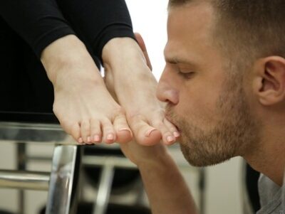 Foot Worshipping Image #164