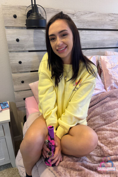 Lily Jordan Pink Toenails