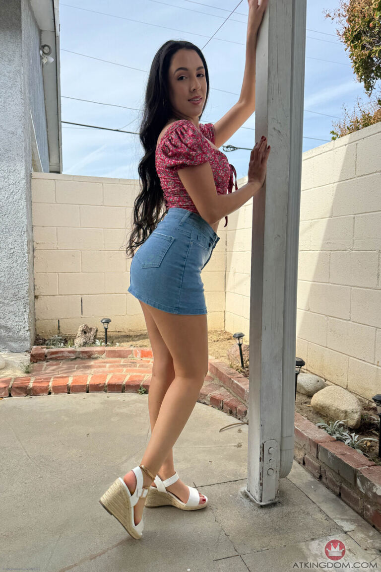 Selena Ivy slips out of her heels and lets her bare feet take over, showing her toes, arches and soles from several angles. image 1