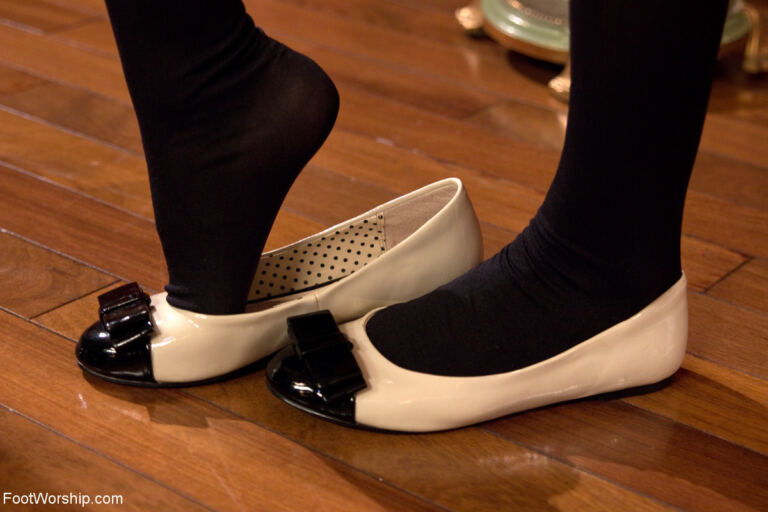 Ava Devine, Penny Pax and Riley Reid share an adult foot-worship scene, with their bare feet and soles shown prominently throughout the gallery. image 5