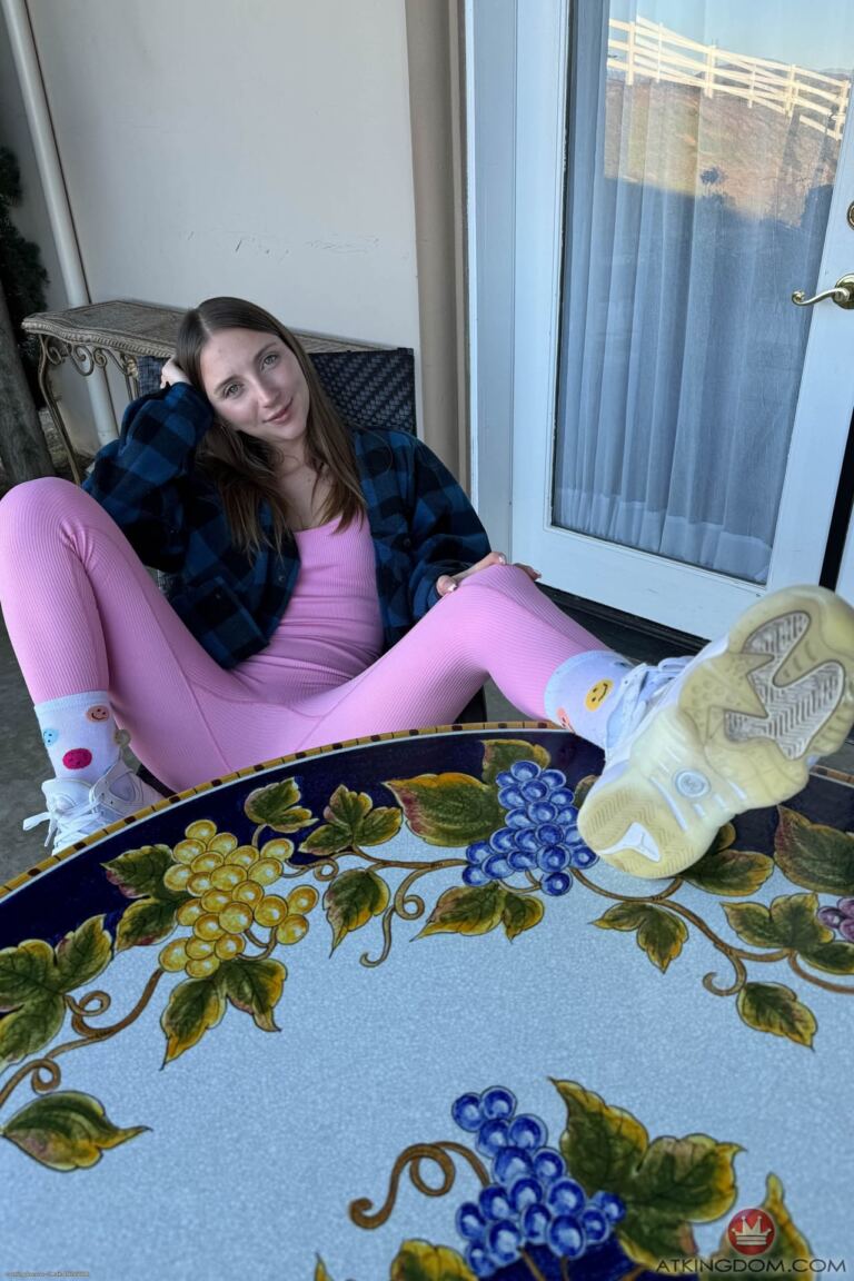 Macy Meadows appears in a barefoot photo set that keeps her feet and toes in focus, with close details alongside full-body poses. image 4
