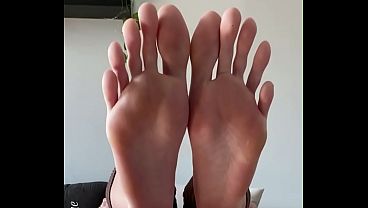 Long toes show